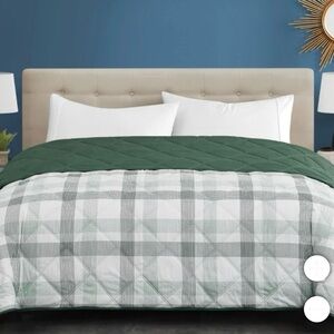 Seasons Collection Down Alternative Blanket